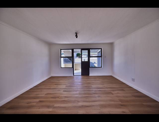 3 BEDROOM FREEHOLD FOR SALE IN MILKWOOD PARK